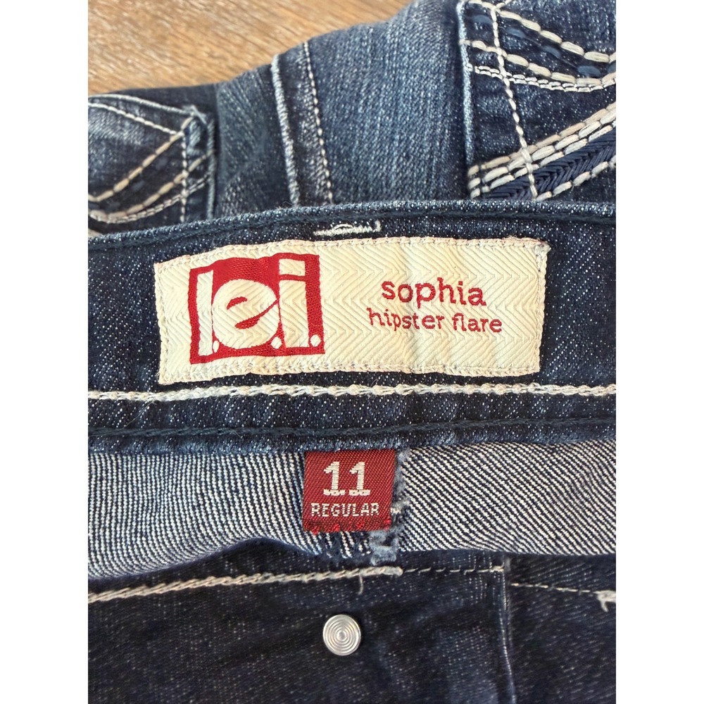 LEI Sophia Hipster Flare Jeans Y2K Dark Wash Whiskering Stretch Women Size 11 - Picture 6 of 9